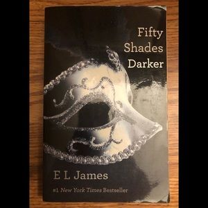 E L James - Fifty Shades Darker